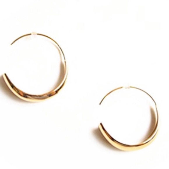 $58 Stella & Dot Open Done Hoop Earrings Gold tone - Picture 4 of 6